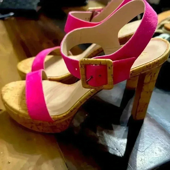 Stuart Weitzman shoes. New never worn - Picture 4 of 6